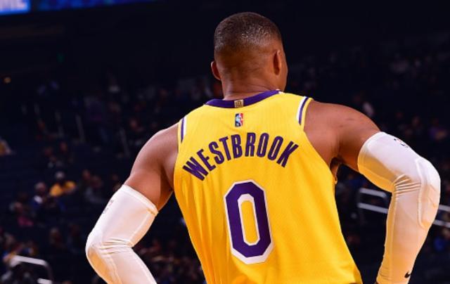 蓝鲸体育官网-6中1+7失误 韦少还是那个韦少 湖人已经开始后悔？